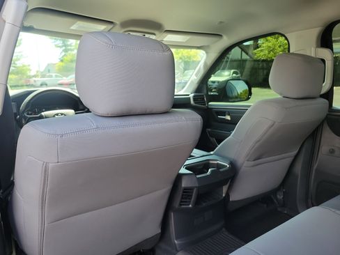 Used 2023 Toyota Tundra SR5 w/ SR5 Convenience Package AWD/4WD image 16