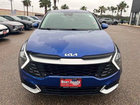 Used 2025 Kia Sportage EX FWD image 2