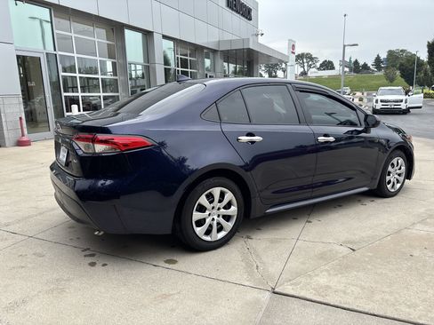 Used 2025 Toyota Corolla LE FWD image 6