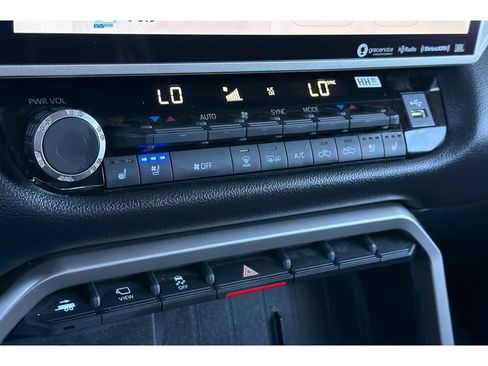 Used 2023 Toyota Tundra Limited AWD/4WD image 21