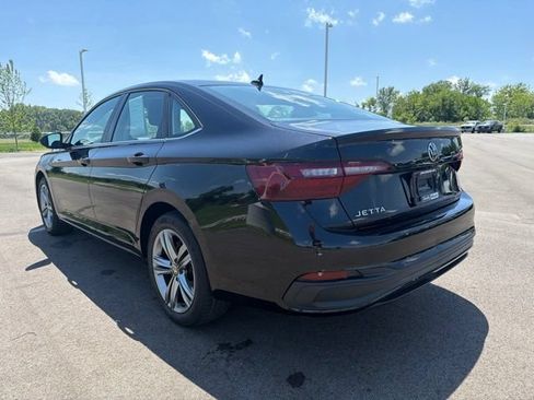 Used 2024 Volkswagen Jetta SE FWD image 11