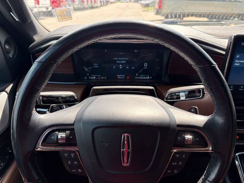 Used 2023 Lincoln Navigator Reserve AWD/4WD image 28
