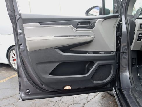Used 2018 Honda Odyssey EX-L image 31