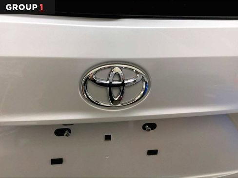 Used 2024 Toyota Highlander XLE image 31