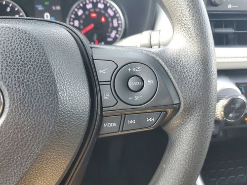 Used 2022 Toyota RAV4 XLE FWD image 23