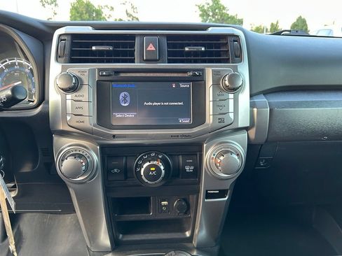 Used 2017 Toyota 4Runner SR5 AWD/4WD image 16