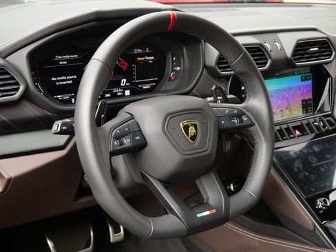 Used 2024 Lamborghini Urus S image 14