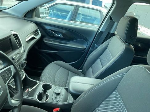 Used 2023 GMC Terrain SLE w/ Driver Convenience Package image 6