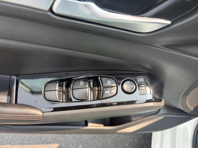 Used 2024 Nissan Altima 2.5 SR AWD/4WD image 18