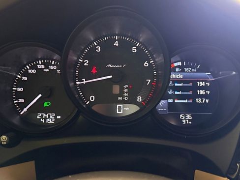 Certified 2024 Porsche Macan Turbo image 9