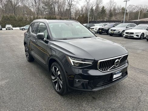 Certified 2025 Volvo XC40 B5 Ultra w/ Climate Package AWD/4WD image 2