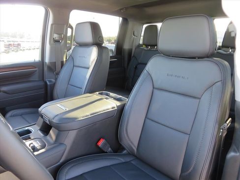 New 2026 GMC Sierra 2500 Denali w/ Denali Reserve Package image 18
