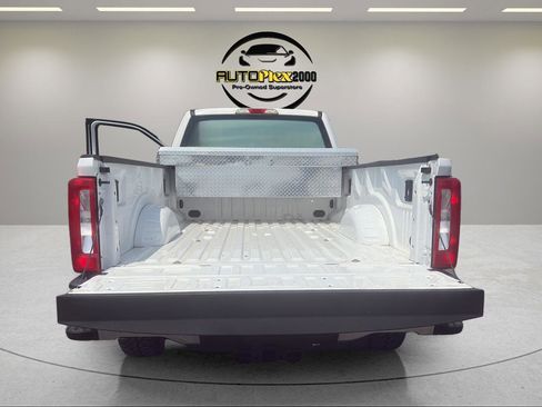 Used 2018 Ford F250 XL w/ Power Equipment Group RWD image 9