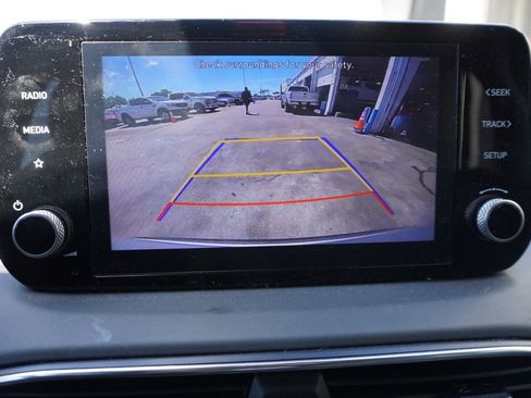 Used 2022 Hyundai Santa Fe SE w/ Cargo Package image 9