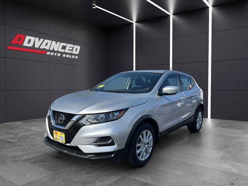 Used 2021 Nissan Rogue Sport S image 3