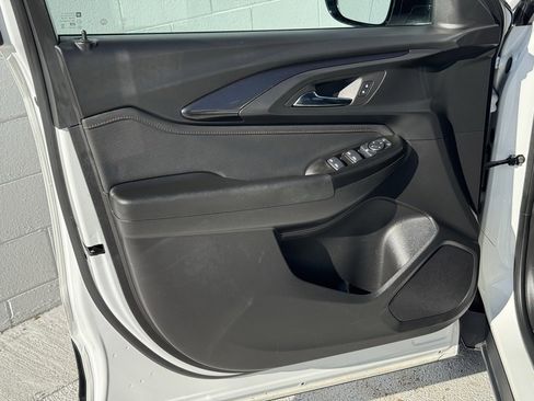 Used 2023 Chevrolet TrailBlazer RS image 25