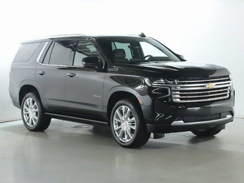 Used 2021 Chevrolet Tahoe High Country w/ Premium Package AWD/4WD image 11