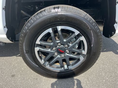Used 2024 Toyota Tacoma TRD Sport image 29