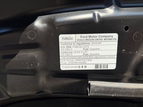 Used 2018 Ford Explorer XLT w/ Equipment Group 202A image 28