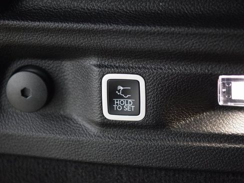 Used 2025 Jeep Grand Cherokee L Summit image 27