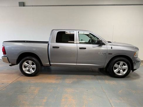 Used 2023 RAM 1500 Classic SLT AWD/4WD image 6