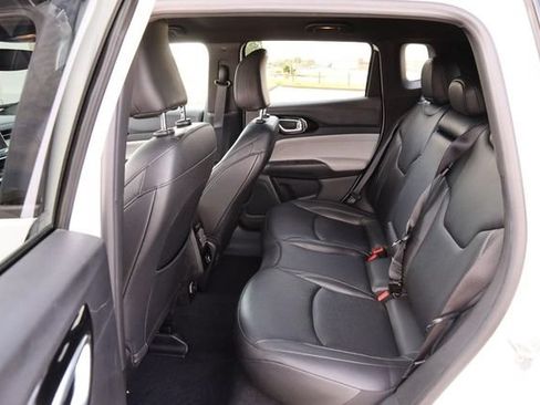 Used 2025 Jeep Compass Limited AWD/4WD image 9