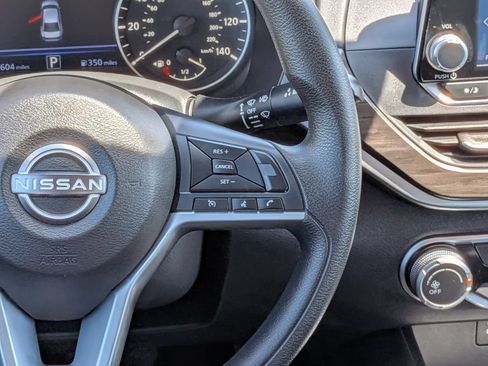 Used 2025 Nissan Altima 2.5 SV FWD image 19