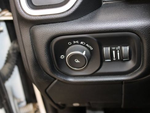 Used 2019 RAM 2500 Big Horn AWD/4WD image 25