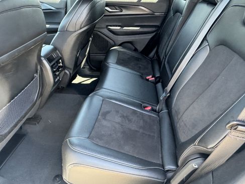 Used 2023 Jeep Grand Cherokee Altitude image 6