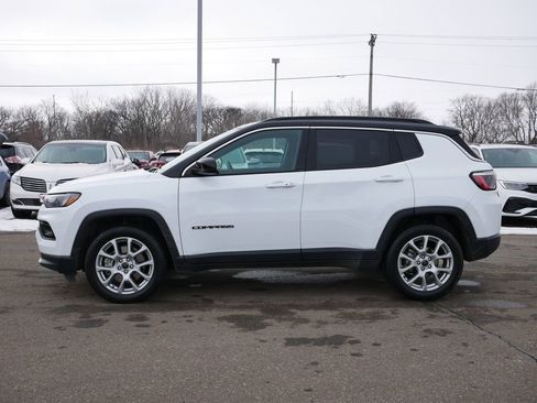 Used 2025 Jeep Compass Limited image 4