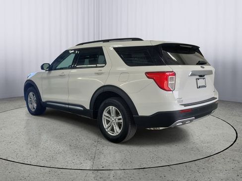 Certified 2022 Ford Explorer XLT w/ Equipment Group 202A AWD/4WD image 3
