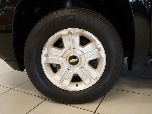 Used 2013 Chevrolet Avalanche LT w/ Suspension Package, Off-Road image 16