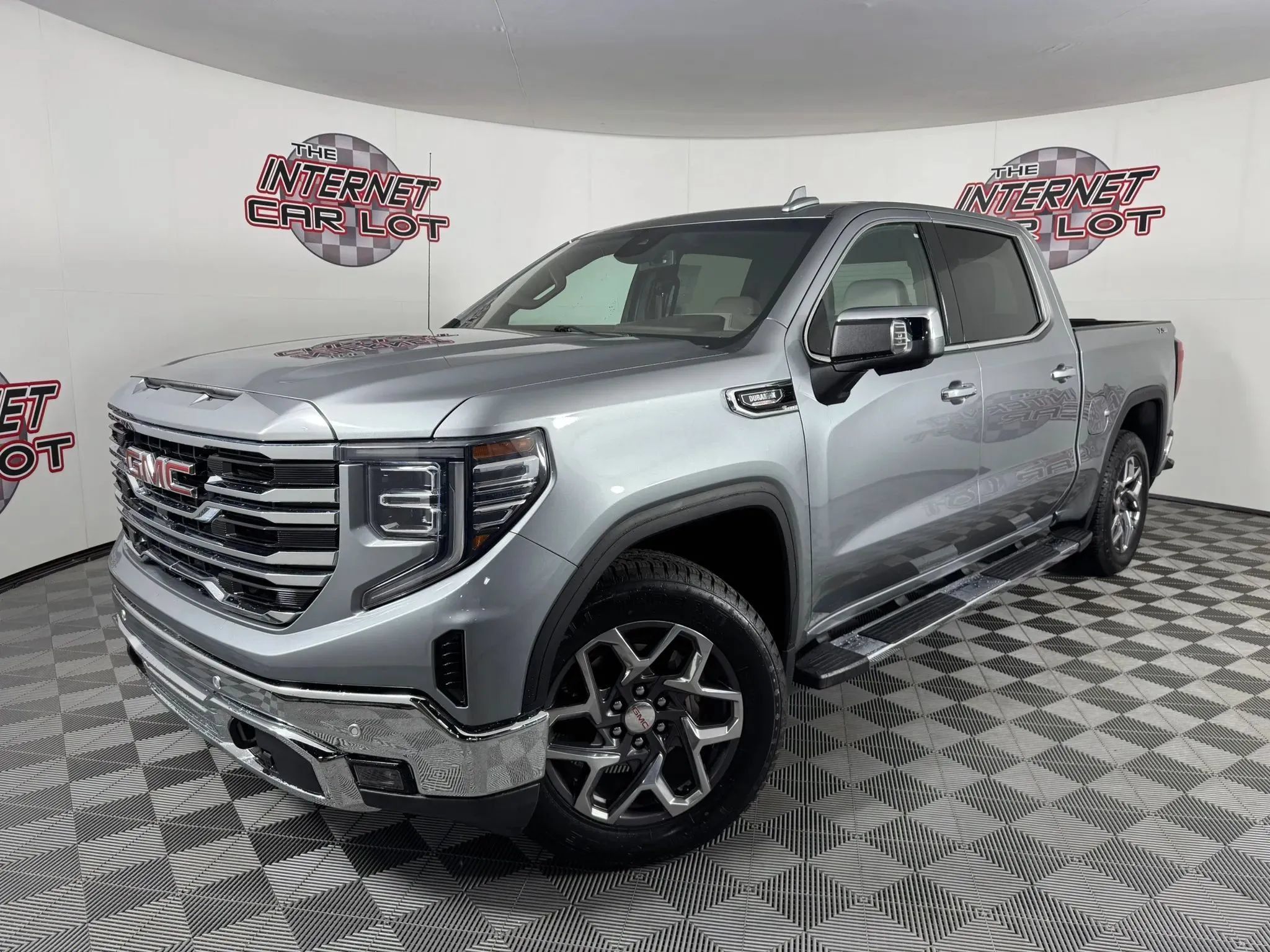 Used 2023 GMC Sierra 1500 SLT w/ SLT Premium Package AWD/4WD image 1