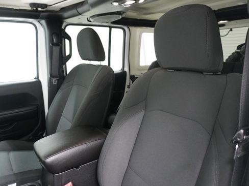 Used 2019 Jeep Wrangler Unlimited Sport S AWD/4WD image 13