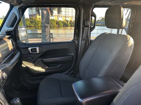 Used 2020 Jeep Gladiator Sport w/ Quick Order Package 24S image 16