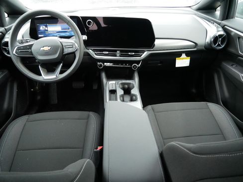 New 2026 Chevrolet Equinox EV LT image 5