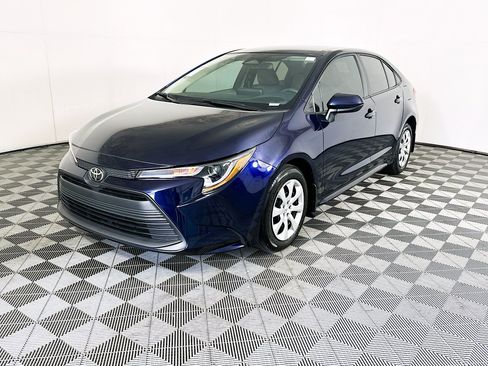 Used 2025 Toyota Corolla LE FWD image 7
