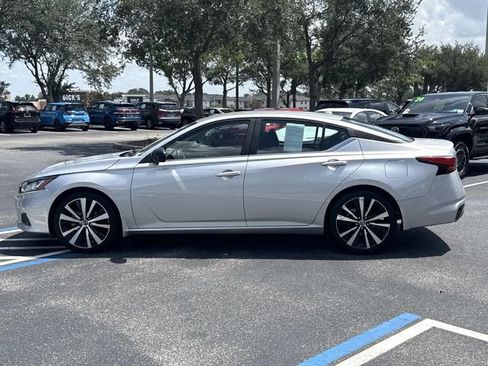 Used 2021 Nissan Altima 2.5 SR FWD image 7