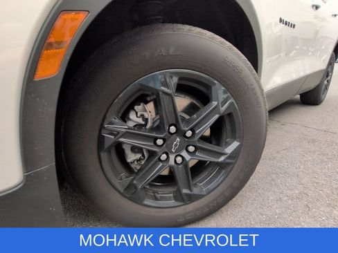 Used 2025 Chevrolet Blazer LT w/ Sound & Technology Package AWD/4WD image 8