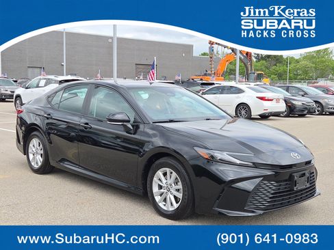 Used 2025 Toyota Camry LE image 1