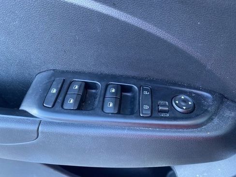 Used 2021 Hyundai Venue SE image 30