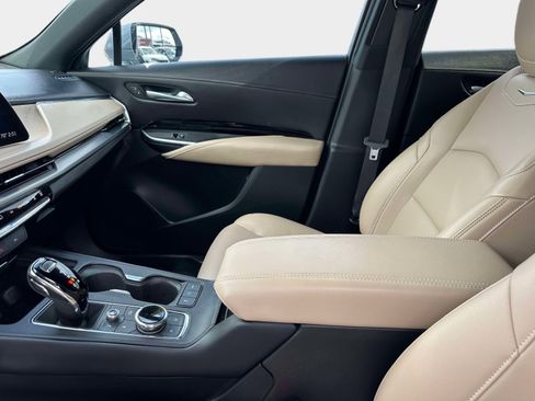 Used 2024 Cadillac XT4 Luxury image 23