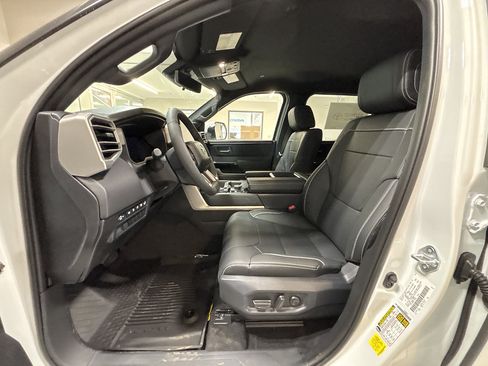 New 2026 Toyota Tundra Limited AWD/4WD image 18