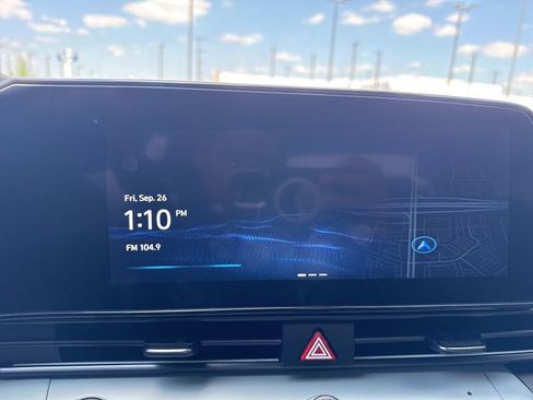 New 2025 Hyundai Elantra Limited image 19