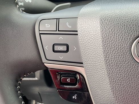 Used 2026 Toyota Camry SE FWD image 27