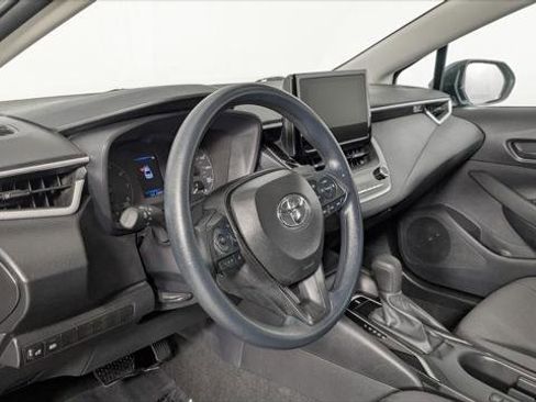 Used 2025 Toyota Corolla LE image 24