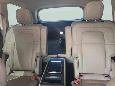 Used 2021 Lincoln Aviator Reserve w/ Equipment Group 202A AWD/4WD image 9