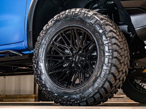 Used 2025 Chevrolet Silverado 1500 ZR2 w/ Technology Package image 17