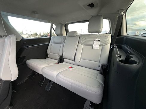 New 2025 Ford Expedition Max Platinum w/ Platinum Ultimate Package image 36