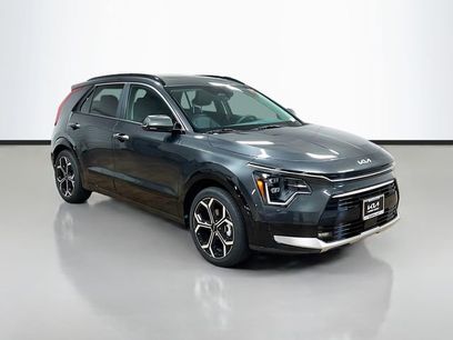 New 2025 Kia Niro SX Touring